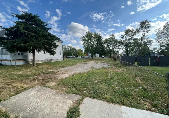 2nd image of 957 E 12th Ave, Columbus, OH 43211 | MLS# 226001184