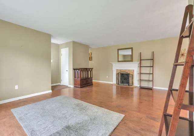 Photo 4 of Single family home for sale at 122 Wilshire Dr, Hebron, OH 43025 | MLS# 226001814 | Listing updated on 2026-09-18