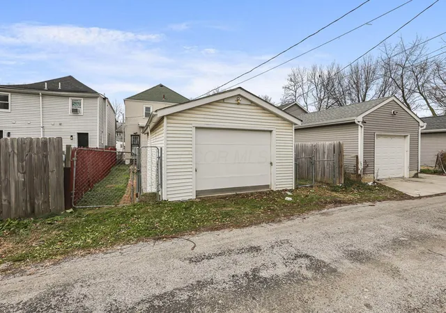 2nd image of 1858 S 5th St, Columbus, OH 43207 | MLS# 226002381