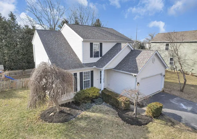 2nd image of 4583 Fern Trail Dr, Hilliard, OH 43026 | MLS# 226002645