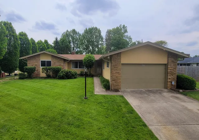 Photo 1 of Sale Pending at 2531 Scottwood Rd, Columbus, OH 43209 | MLS# 226003190 | Listing updated on 2026-05-10