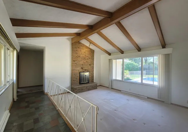 Photo 2 of Sale Pending at 2531 Scottwood Rd, Columbus, OH 43209 | MLS# 226003190 | Listing updated on 2026-05-10