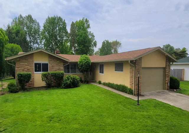 Photo 2 of Sale Pending at 2531 Scottwood Rd, Columbus, OH 43209 | MLS# 226003190 | Listing updated on 2026-05-10