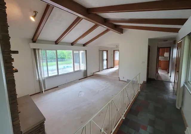 Photo 3 of Sale Pending at 2531 Scottwood Rd, Columbus, OH 43209 | MLS# 226003190 | Listing updated on 2026-05-10