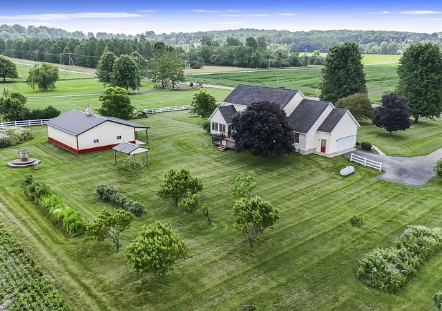 Homes for sale in Newark, OH | 6281 Davis Dr, Newark, OH 43056 | MLS# 226004065
