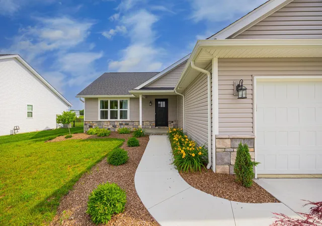 Homes for sale in Johnstown, OH | 557 Cannondale Ave, Johnstown, OH 43031 | MLS# 226004014