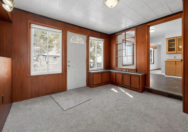 Photo 3 of Sale Pending at 2735 Berrell Ave, Columbus, OH 43211 | MLS# 226004221 | Listing updated on 2026-03-31