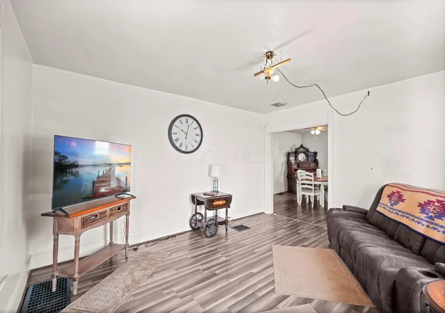 Photo 4 of Sale Pending at 580 N Mulberry St, Mansfield, OH 44902 | MLS# 226004051 | Listing updated on 2026-08-04