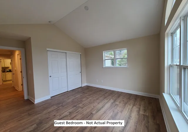 Listing Photo 2 - Condo for sale in building located at 708 Olde Creek Dr, Newark, OH 43055 - Unit #