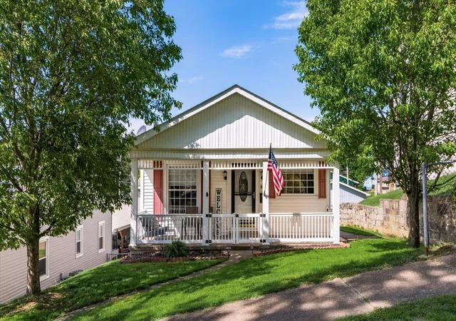 Photo 1 of Single family home for sale at 821 Stewart Ave, Cambridge, OH 43725 | MLS# 226013159 | Listing updated on 2026-09-29