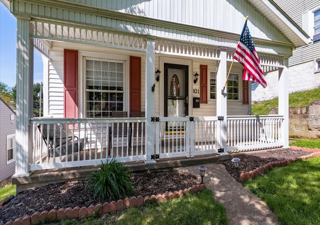 Photo 2 of Single family home for sale at 821 Stewart Ave, Cambridge, OH 43725 | MLS# 226013159 | Listing updated on 2026-09-29