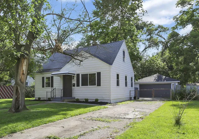 Photo 3 of Single family home for sale at 157 N Kellner Rd, Columbus, OH 43209 | MLS# 226004316 | Listing updated on 2026-07-29