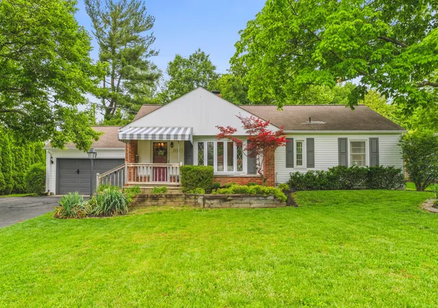 Homes for sale in Upper Arlington, OH | 2656 Zollinger Rd, Upper Arlington, OH 43221 | MLS# 226018557