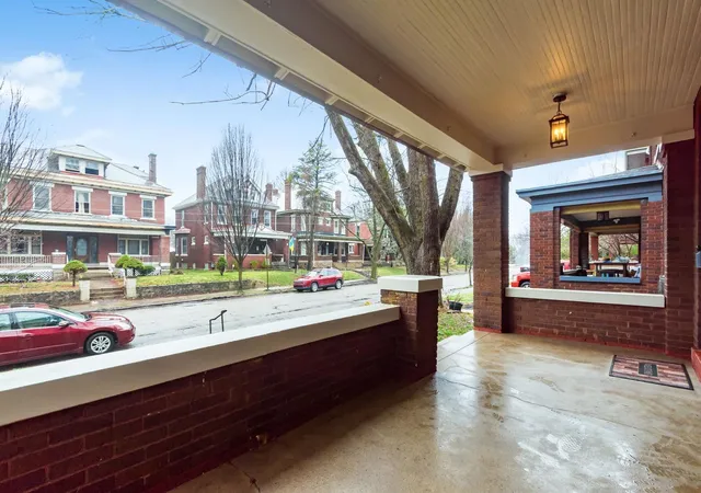 Photo 3 of Single family home for sale at 658 Linwood Ave, Columbus, OH 43205 | MLS# 226004514 | Listing updated on 2026-09-18