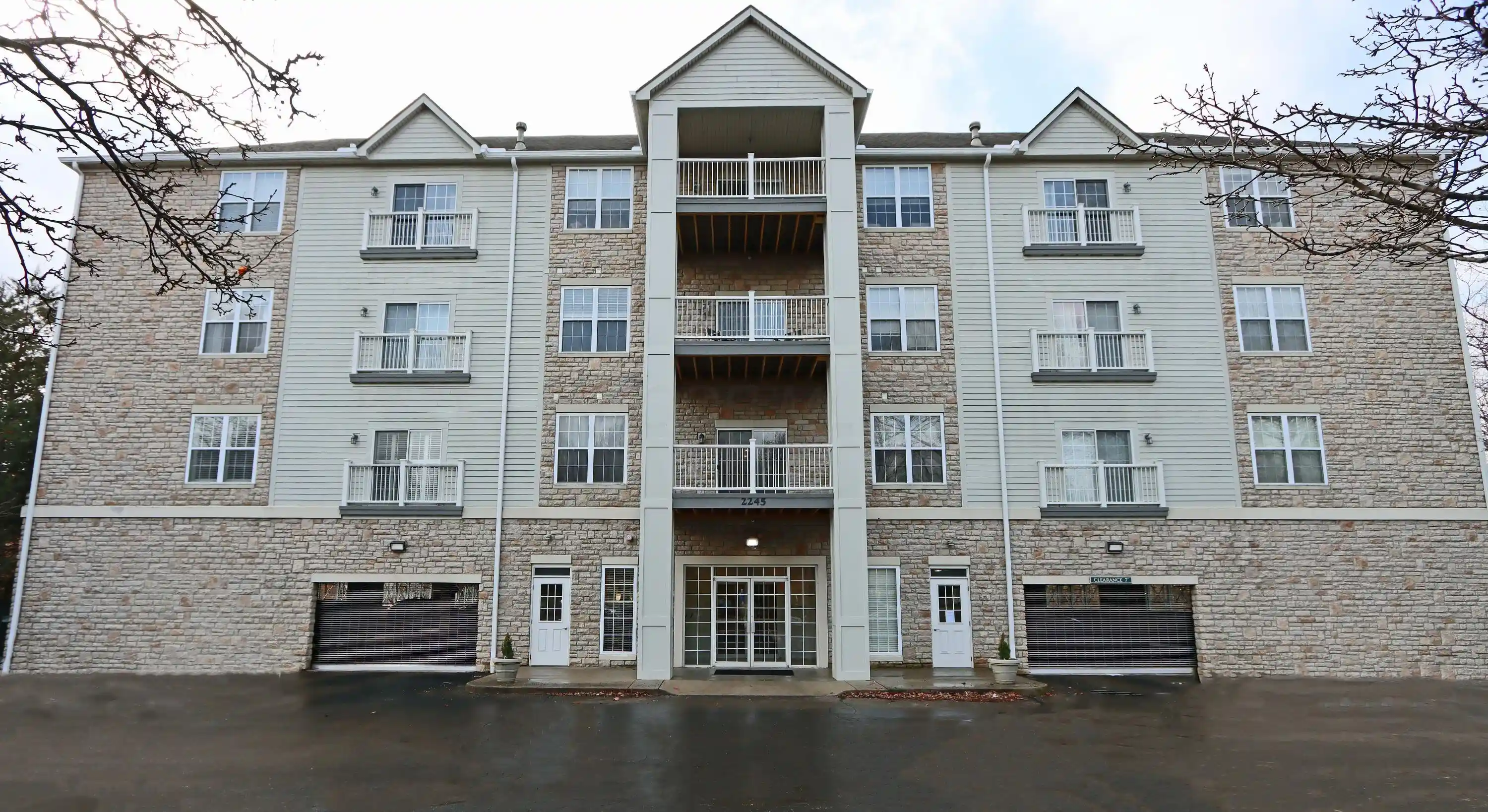 Listing Photo 1 - Condo for sale in 2245 Riverside Dr located at 2245 Riverside Dr, Upper Arlington, OH 43221 - Unit #309
