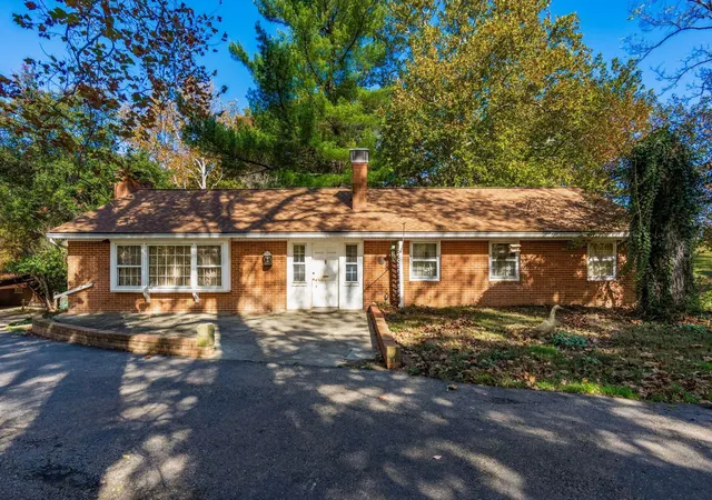 Photo 2 of Single family home for sale at 3596 Goose Ln, Granville, OH 43023 | MLS# 226004638 | Listing updated on 2026-09-11