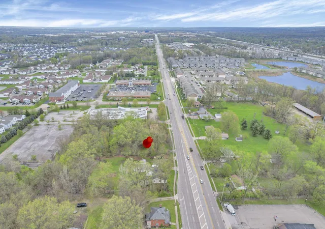 Photo 3 of Sale Pending at 2423 Stelzer Rd, Columbus, OH 43219 | MLS# 226004740 | Listing updated on 2026-07-20