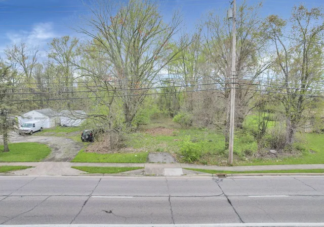 Photo 3 of House for sale at 2423 Stelzer Rd, Columbus, OH 43219 | MLS# 226004740 | Listing updated on 2026-10-07
