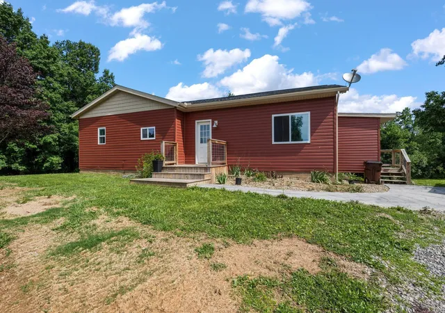 2nd image of 2845 Dietz Ln, Zanesville, OH 43701 | MLS# 226020993