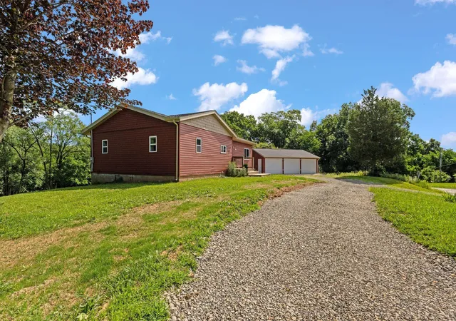 4th image of 2845 Dietz Ln, Zanesville, OH 43701 | MLS# 226020993