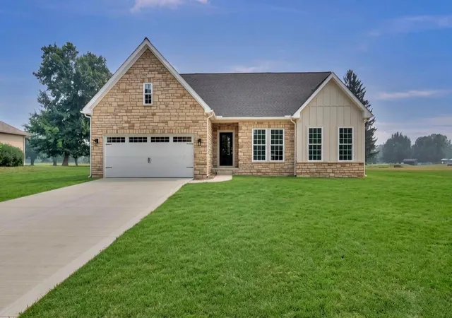 3rd image of 1493 Marion Country Club Dr, Marion, OH 43302 | MLS# 226005169