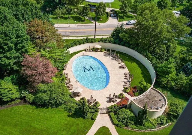 image of 1 Miranova Pl, Columbus, OH 43215