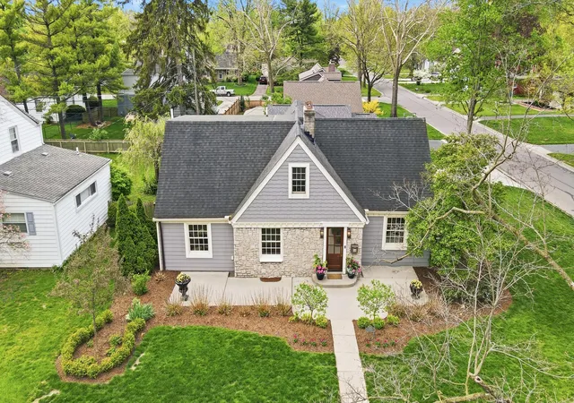 Homes for sale in Columbus, OH | 2231 Inchcliff Rd, Columbus, OH 43221 | MLS# 226013169