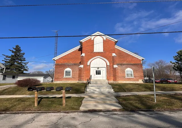 Homes for sale in Bloomville, OH | 27 E New Haven St, Bloomville, OH 44818 | MLS# 226005792