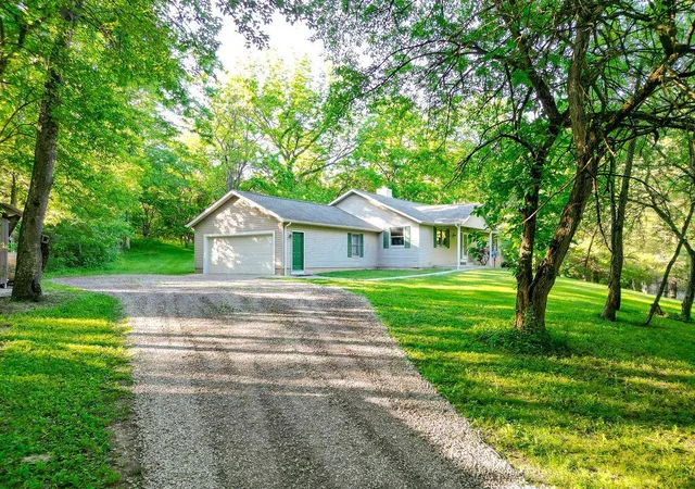 Homes for sale in Johnstown, OH | 7664 Denunes Rd, Johnstown, OH 43031 | MLS# 226008463