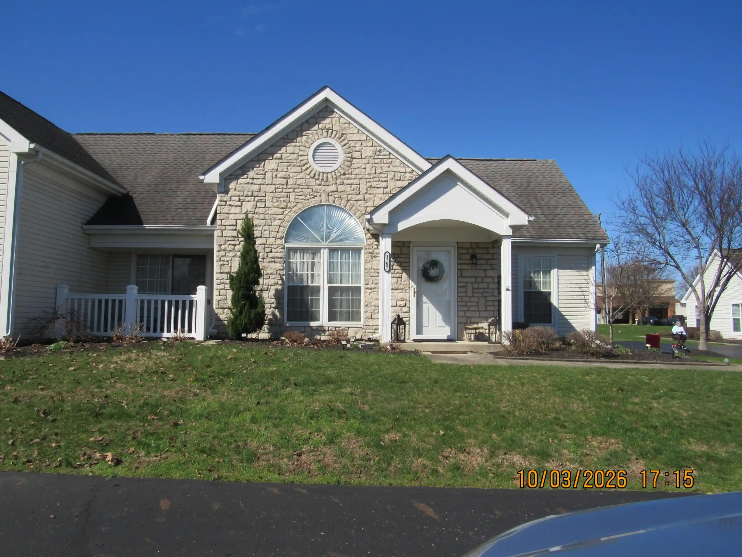 Listing Photo 2 - Condo for sale in 1205 Dunhurst St located at 1205 Dunhurst St, Circleville, OH 43113 - Unit 1205 Dunhurst St