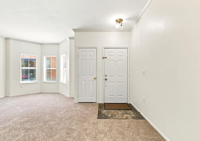 Photo 3 of Condo for sale at 22 W Russell St, Columbus, OH 43215 | MLS# 226027840 | Listing updated on 2026-10-07