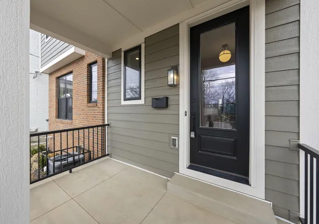 Homes for sale in Columbus, OH | 546 W Town St, Columbus, OH 43215 | MLS# 226007704
