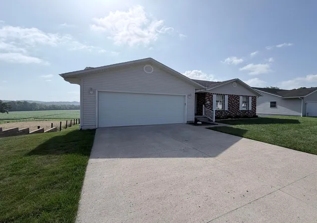 2nd image of 846 Elizabeth Ave, Logan, OH 43138 | MLS# 226006639