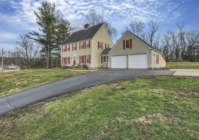Photo 4 of Single family home for sale at 14462 Ohio 664, Logan, OH 43138 | MLS# 226006688 | Listing updated on 2026-09-04