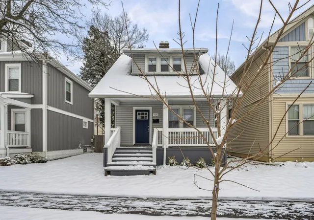 Homes for sale in Columbus, OH | 1476 N 6Th St, Columbus, OH 43201 | MLS# 226007028