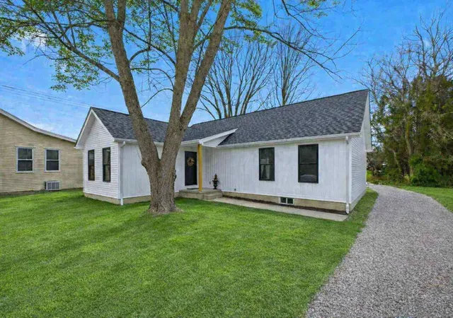 Homes for sale in Sunbury, OH | 285 E Granville St, Sunbury, OH 43074 | MLS# 226008095