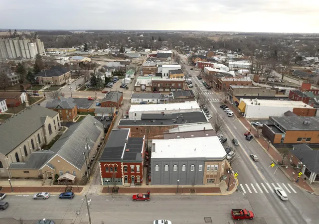 2nd image of 50 S Main St, London, OH 43140