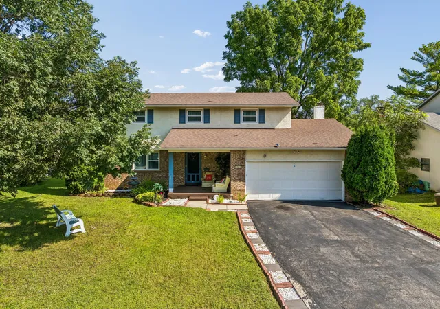 Photo 1 of Single family home for sale at 6910 Roundelay Rd N, Reynoldsburg, OH 43068 | MLS# 226032766 | Listing updated on 2026-09-14