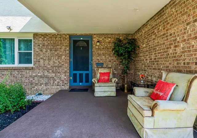 Photo 2 of Single family home for sale at 6910 Roundelay Rd N, Reynoldsburg, OH 43068 | MLS# 226032766 | Listing updated on 2026-09-14
