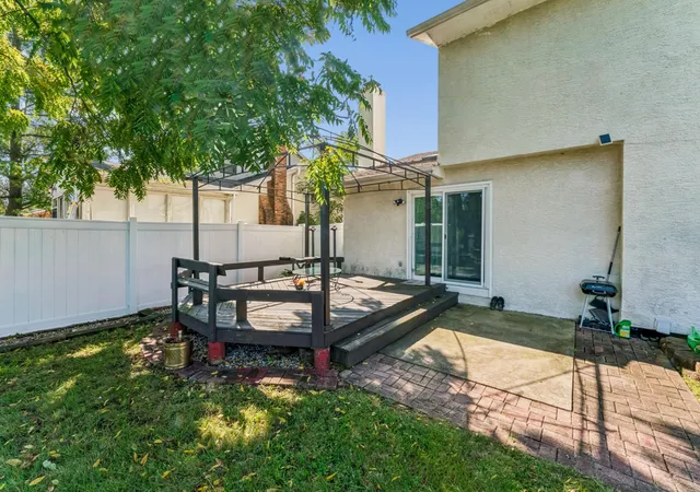 Photo 4 of Single family home for sale at 6910 Roundelay Rd N, Reynoldsburg, OH 43068 | MLS# 226032766 | Listing updated on 2026-09-14