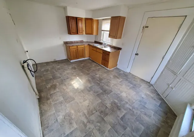 4th image of 389-391 Oak St, Marion, OH 43302 | MLS# 226007678