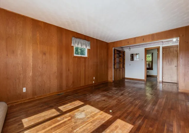 Homes for sale in Frazeysburg, OH | 7965 Shannon Valley Rd, Frazeysburg, OH 43822 | MLS# 226007848