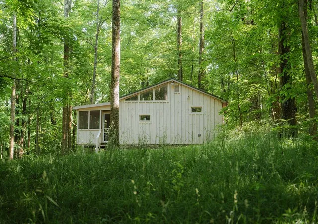 Photo 1 of Single family home for sale at 20554 Thompson Ridge Rd, Laurelville, OH 43135 | MLS# 226008233 | Listing updated on 2026-08-28