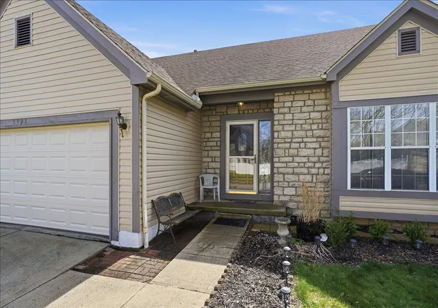 Photo 3 of Single family home for sale at 5521 Mirage Dr, Hilliard, OH 43026 | MLS# 226008120 | Listing updated on 2026-07-28