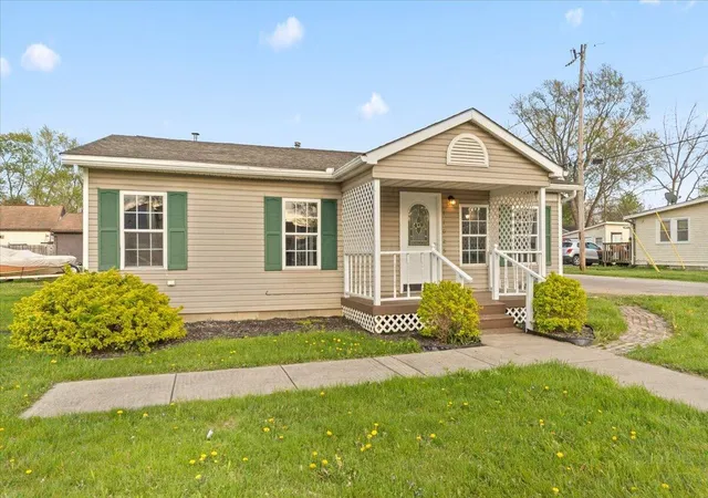 Homes for sale in Buckeye Lake, OH | 11025 Hebron Rd, Buckeye Lake, OH 43008 | MLS# 226008573
