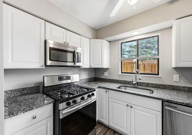 1st image of 86 Stornoway Dr W, Columbus, OH 43213 | MLS# 226008442