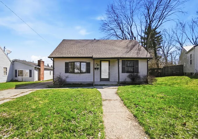 1st image of 1835 S Sweetbriar Ln, Springfield, OH 45505 | MLS# 226008842