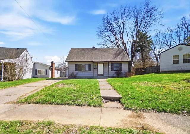 2nd image of 1835 S Sweetbriar Ln, Springfield, OH 45505 | MLS# 226008842