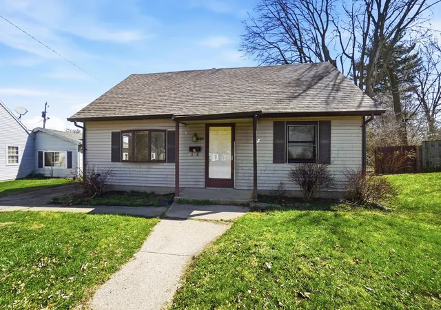 5th image of 1835 S Sweetbriar Ln, Springfield, OH 45505 | MLS# 226008842