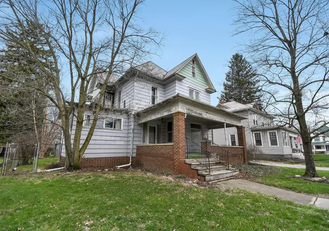Photo 2 of Single family home for sale at 267 S Main St, Pataskala, OH 43062 | MLS# 226008865 | Listing updated on 2026-10-07